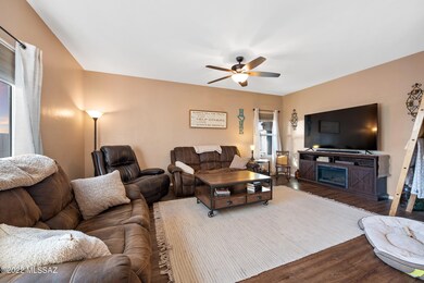 06-Living Area