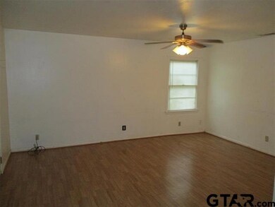 3408 3408 Larkspur, Kilgore, TX 75662 - photo 2