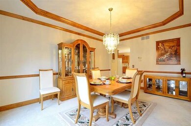 949 Hodge Ln, Batavia, IL 60510 - photo 5