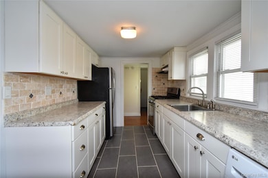 15 Robinson St unit 2, Fishkill, NY 12524 - photo 5