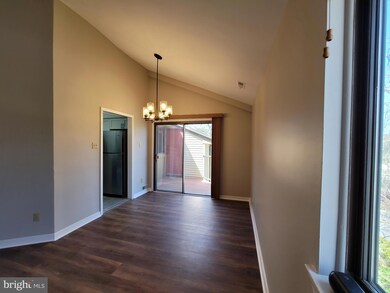 206B Cypress Point Cir unit 206B, Mount Laurel, NJ 08054 - photo 4