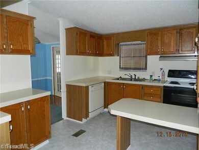 832 Nc Highway 62 W, Greensboro, NC 27406 - photo 7