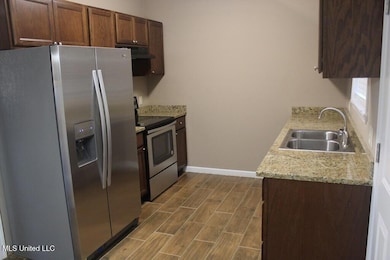 1013 Bassett Dr unit C, McComb, MS 39648 - photo 5