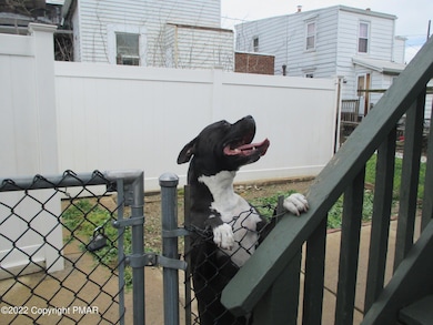 437 N 2nd St, Allentown, PA 18102 - photo 4