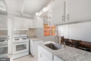 12702 Torrington St, Woodbridge, VA 22192 - photo 3