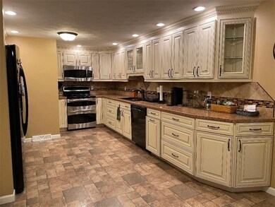 1001 Rudy Ave, Mattoon, IL 61938 - photo 7