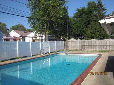 Swimming Pool/Hot Tub/Sauna