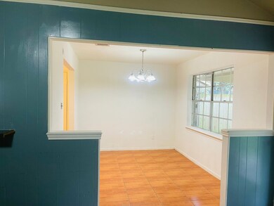 1906 Dormstom Ln, Houston, TX 77088 - photo 3