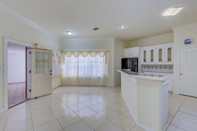 8409 Swiftwater Ln, Houston, TX 77075 - photo 6