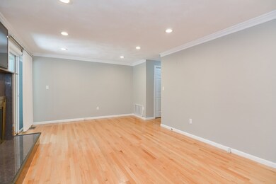 37 Casey Cir unit 37, Waltham, MA 02451 - photo 4