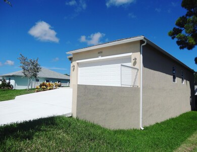 6650 Westview Dr, Lake Worth, FL 33462 - photo 3