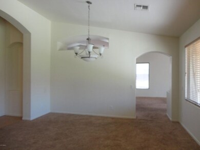 Formal dining area (2)