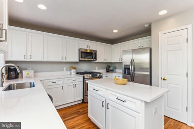 1143 Cypress Tree Place, Herndon, VA 20170 - photo 5