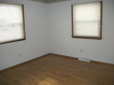 1217 Hillandale Rd, Davenport, IA 52804 - photo 5