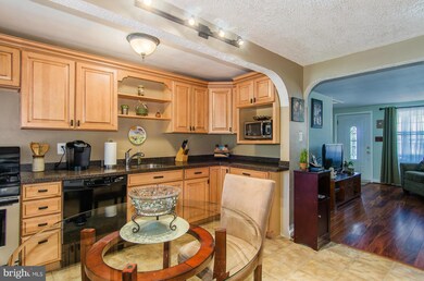 3719 Greenvale Rd, Baltimore, MD 21229 - photo 6