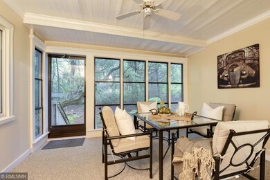 You'll enjoy this 3 season space overlooking gorge