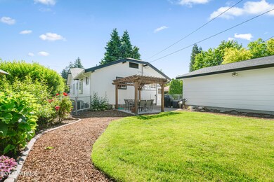 208N23rdAve-3