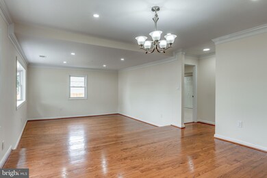 114 N Cypress Rd, Sterling, VA 20164 - photo 6