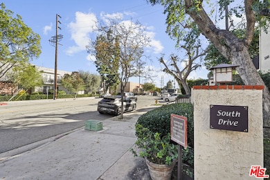 5245 Coldwater Canyon Ave unit C, Sherman Oaks, CA 91401 - photo 2