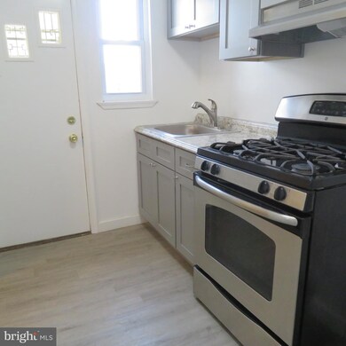 202 Marks Ave, Darby, PA 19023 - photo 6