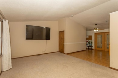 1704 S 3rd Ave, Marshalltown, IA 50158 - photo 3