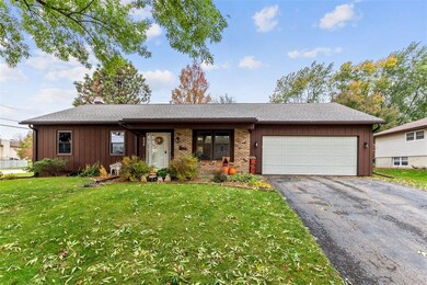 602 Concord Ln NW, Cedar Rapids, IA 52405 - photo 2