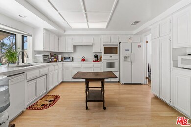 3621 Raincloud Ct, Thousand Oaks, CA 91362 - photo 7