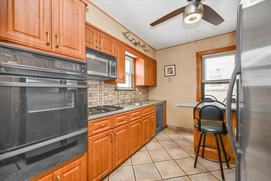 33-50 210th St, Flushing, NY 11361 - photo 5