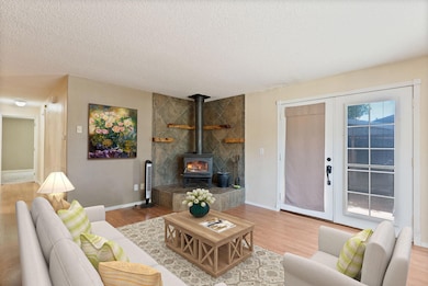33-web-or-mls-living room_final