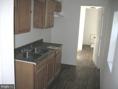 738 Race St unit B, Cambridge, MD 21613 - photo 3