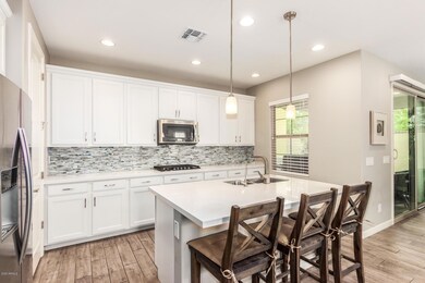 7 Stunning backsplash