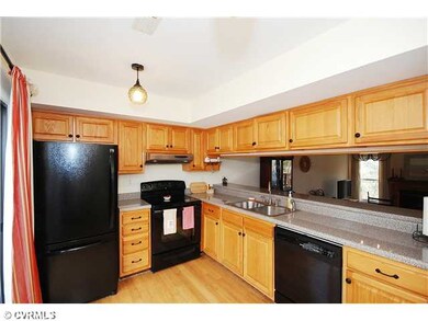 Kitchen - Spacious kitchen with updated countertop