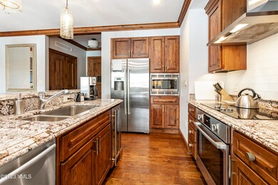 Ritz 318-Kitchen