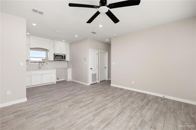 2714 Primrose Dr unit 3, Progreso Lakes, TX 78596 - photo 5