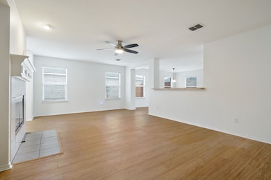 14813 N Spring Ridge Cir, Balch Springs, TX 75180 - photo 5