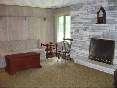 Family Room. Located to rear of kit. as well as ac