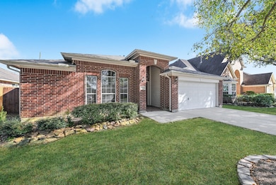 10002 Forest Spring Ln, Pearland, TX 77584 - photo 2