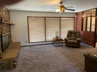 1505 S Adams St, Hugoton, KS 67951 - photo 2