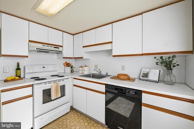 114 Dew Drop Ct unit 114, York, PA 17403 - photo 5