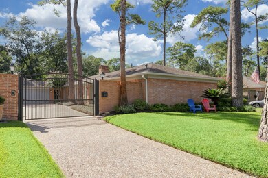 906 Briarbrook Dr, Houston, TX 77042 - photo 7