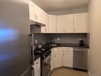 70-31 108th St unit 12F, Forest Hills, NY 11375 - photo 7
