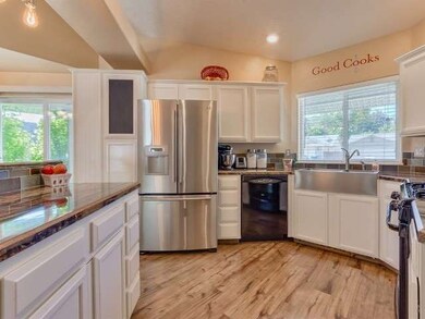 616 S Banner Ct, Nampa, ID 83686 - photo 4