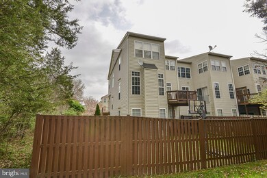 13624 Flying Squirrel Dr, Herndon, VA 20171 - photo 2