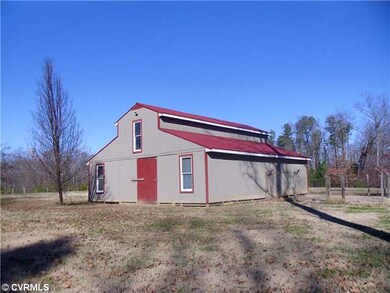 Stable/Barn - 6-stall horse barn w/tack/saddle & f