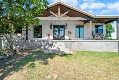 425 Blackfoot Ln, Comanche, TX 76442 - photo 2