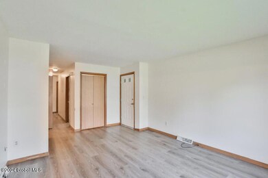 173 W Lawrence St, Albany, NY 12203 - photo 5