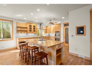 170 SW Eckman St, McMinnville, OR 97128 - photo 3