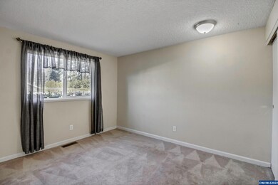 2079 Shiloh St SE, Salem, OR 97306 - photo 5