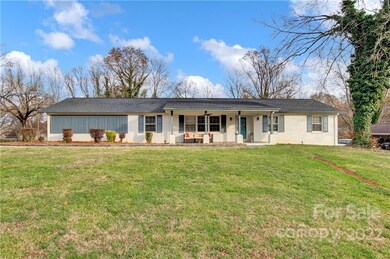 1046 Valley St, Statesville, NC 28677 - photo 3