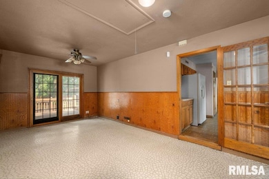 6127 Fair Ave, Davenport, IA 52806 - photo 7